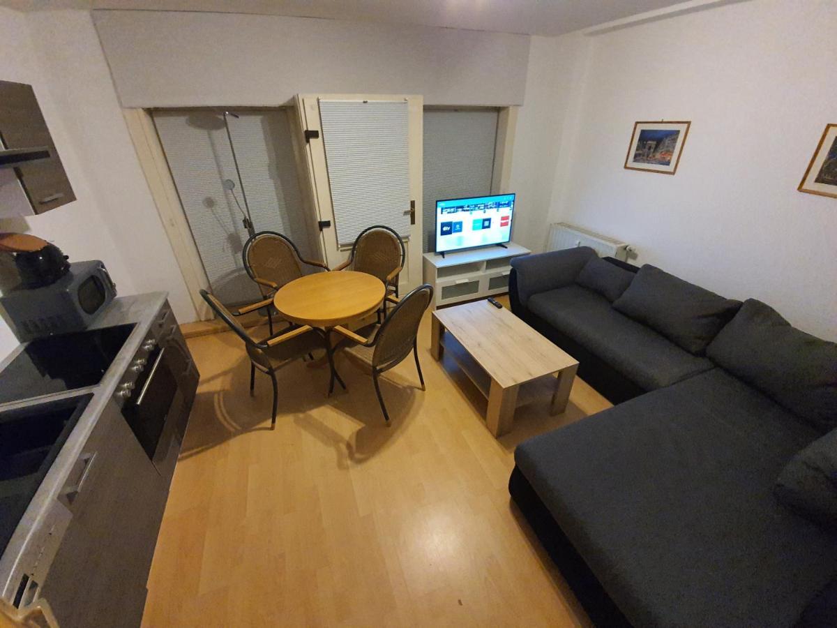 Zentrale 2 Zimmer Eg Wohnung Mit Balkon 라이프치히 외부 사진
