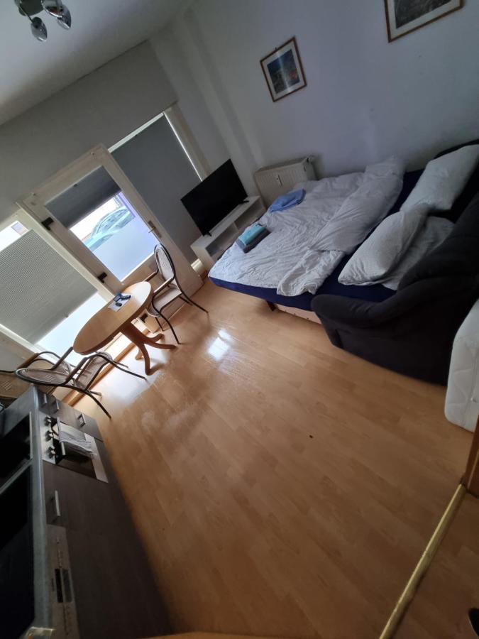 Zentrale 2 Zimmer Eg Wohnung Mit Balkon 라이프치히 외부 사진